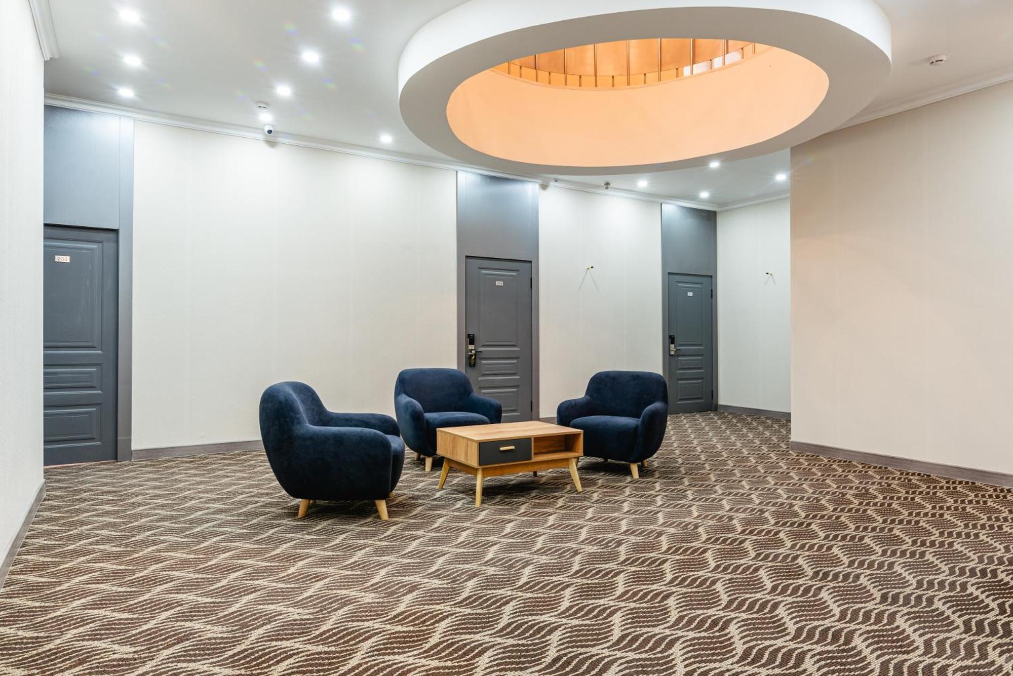 Aykun Hotel Alma-Ata Buitenkant foto