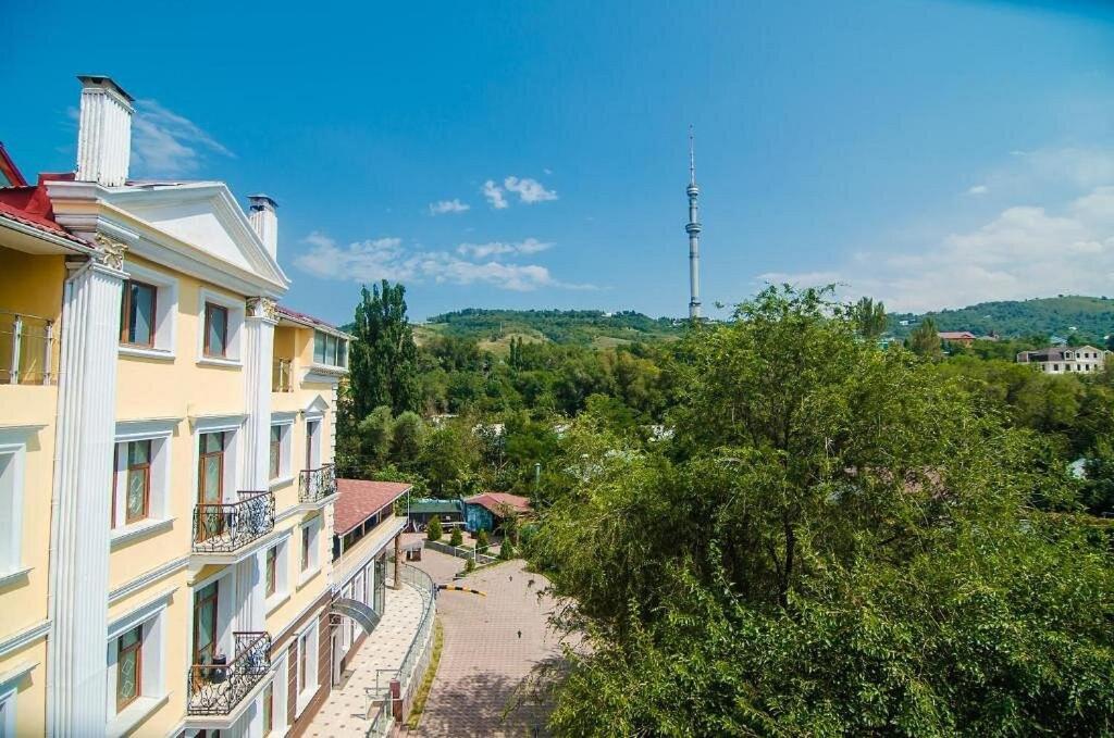 Aykun Hotel Alma-Ata Buitenkant foto