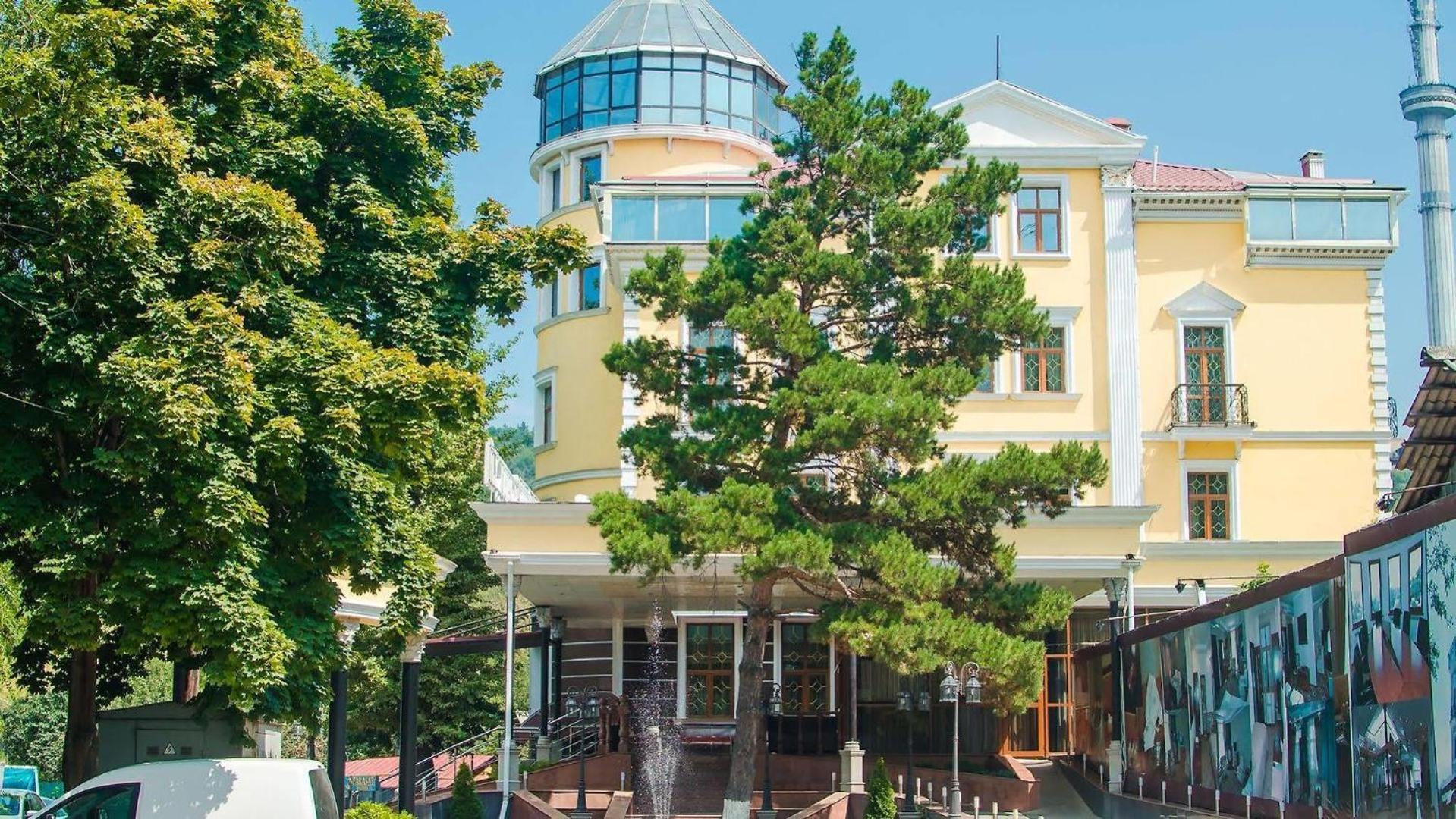 Aykun Hotel Alma-Ata Buitenkant foto