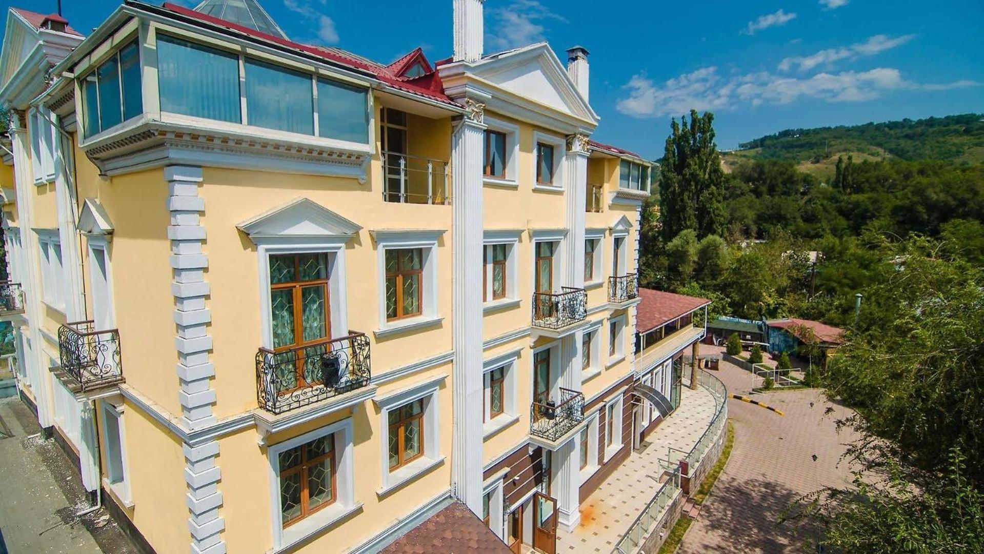 Aykun Hotel Alma-Ata Buitenkant foto